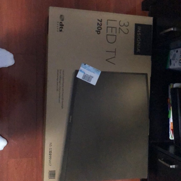 32 inch tv with roku stick - Picture 2 of 2